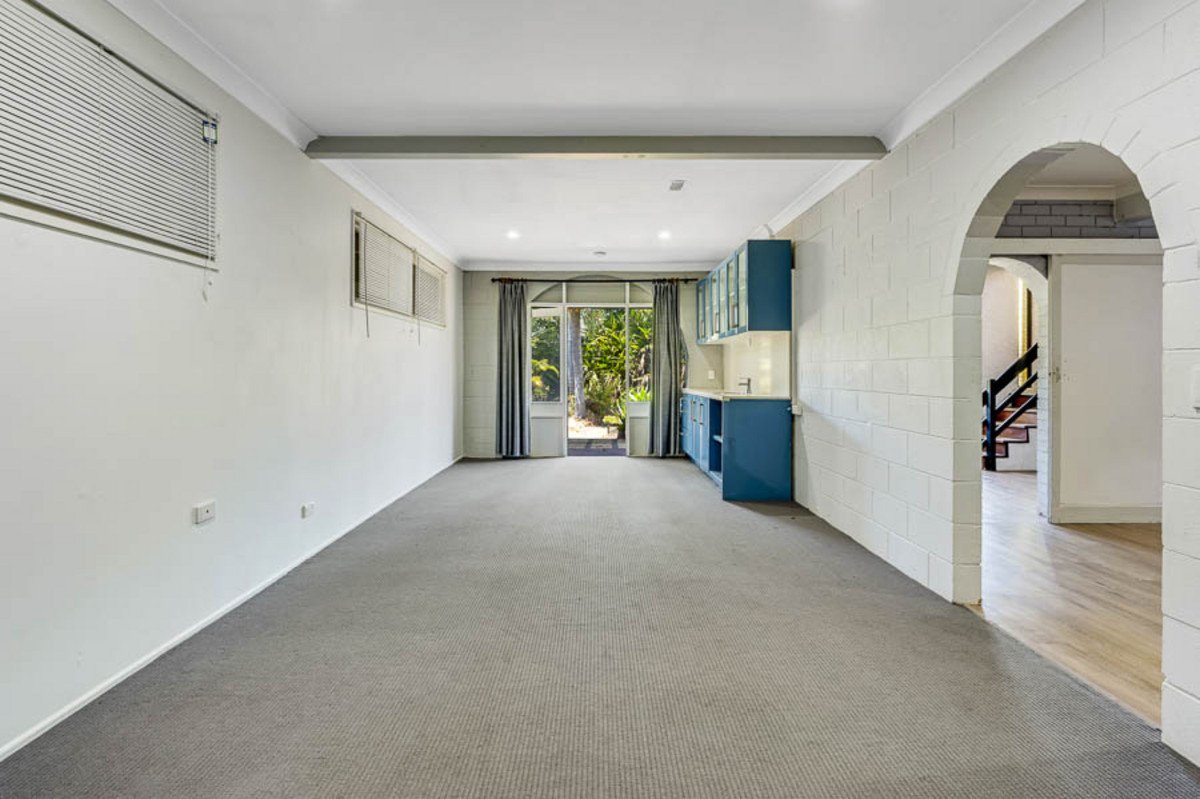 3 Hillview Parade Ashmore 18