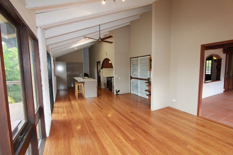 3 Hillview Parade ASHMORE 3