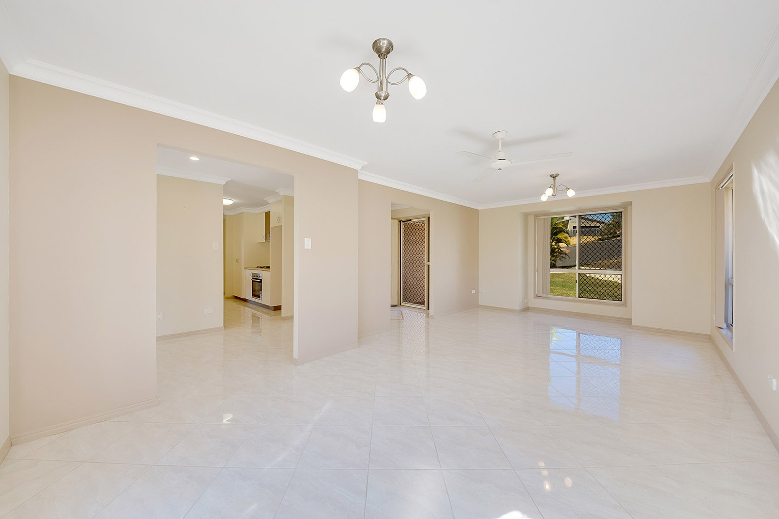 3 Hillview Place NEW AUCKLAND 5