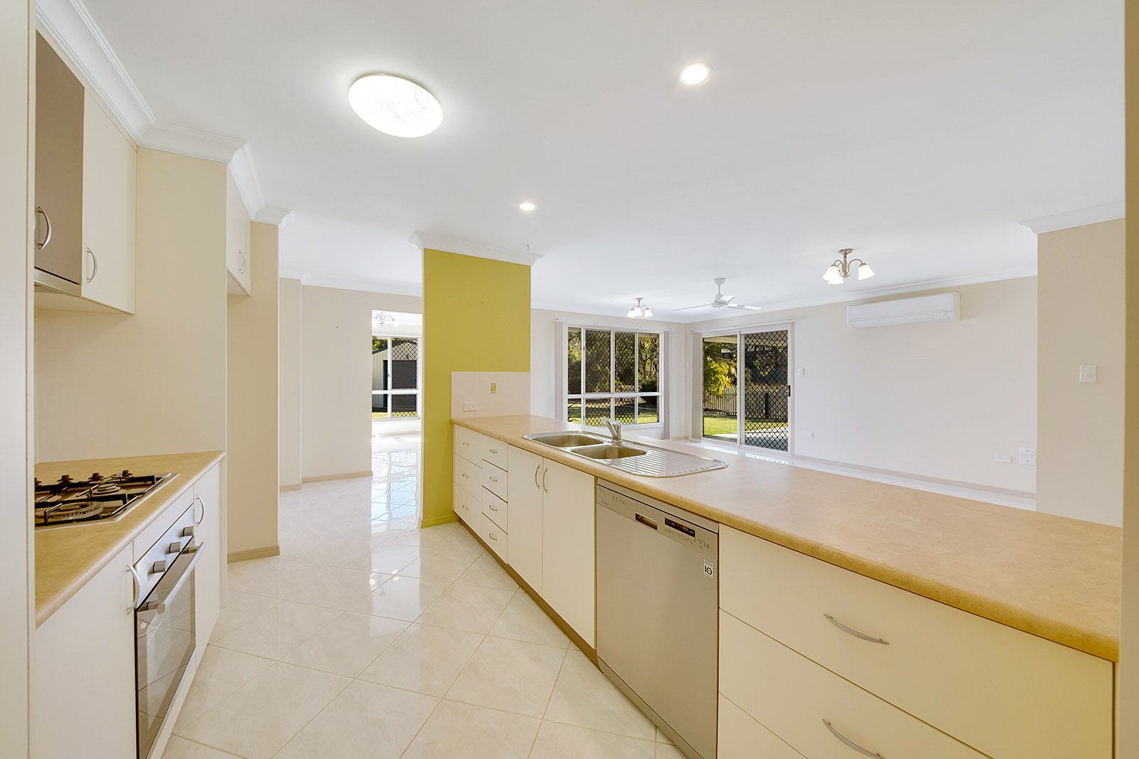 3 Hillview Place NEW AUCKLAND 6