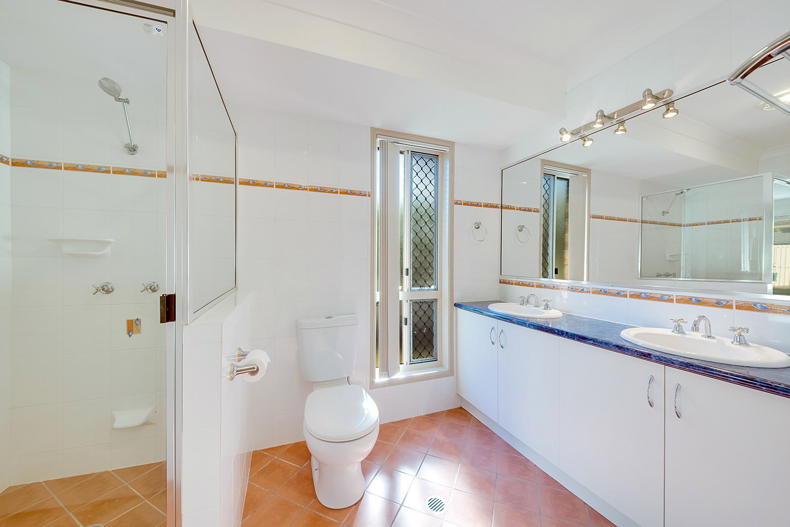 3 Hillview Place NEW AUCKLAND 12