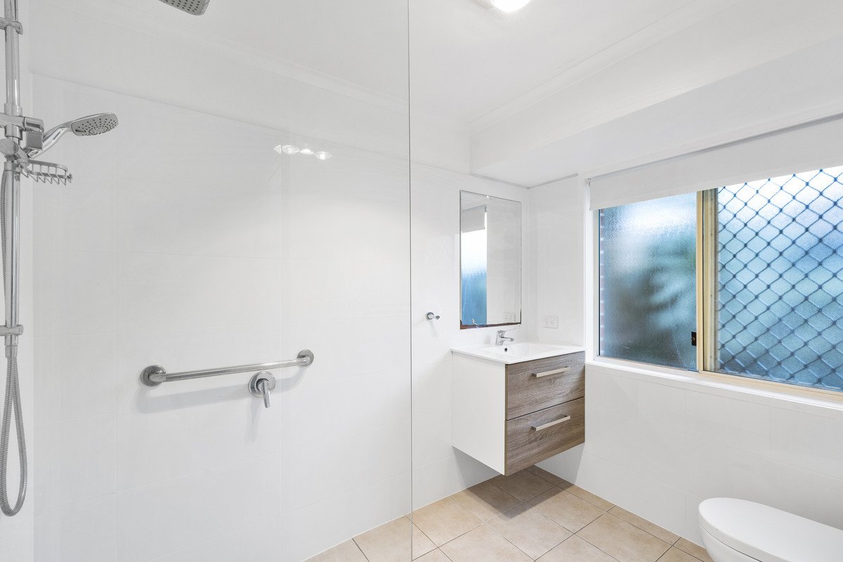 3 Holst Place Currumbin Waters 5
