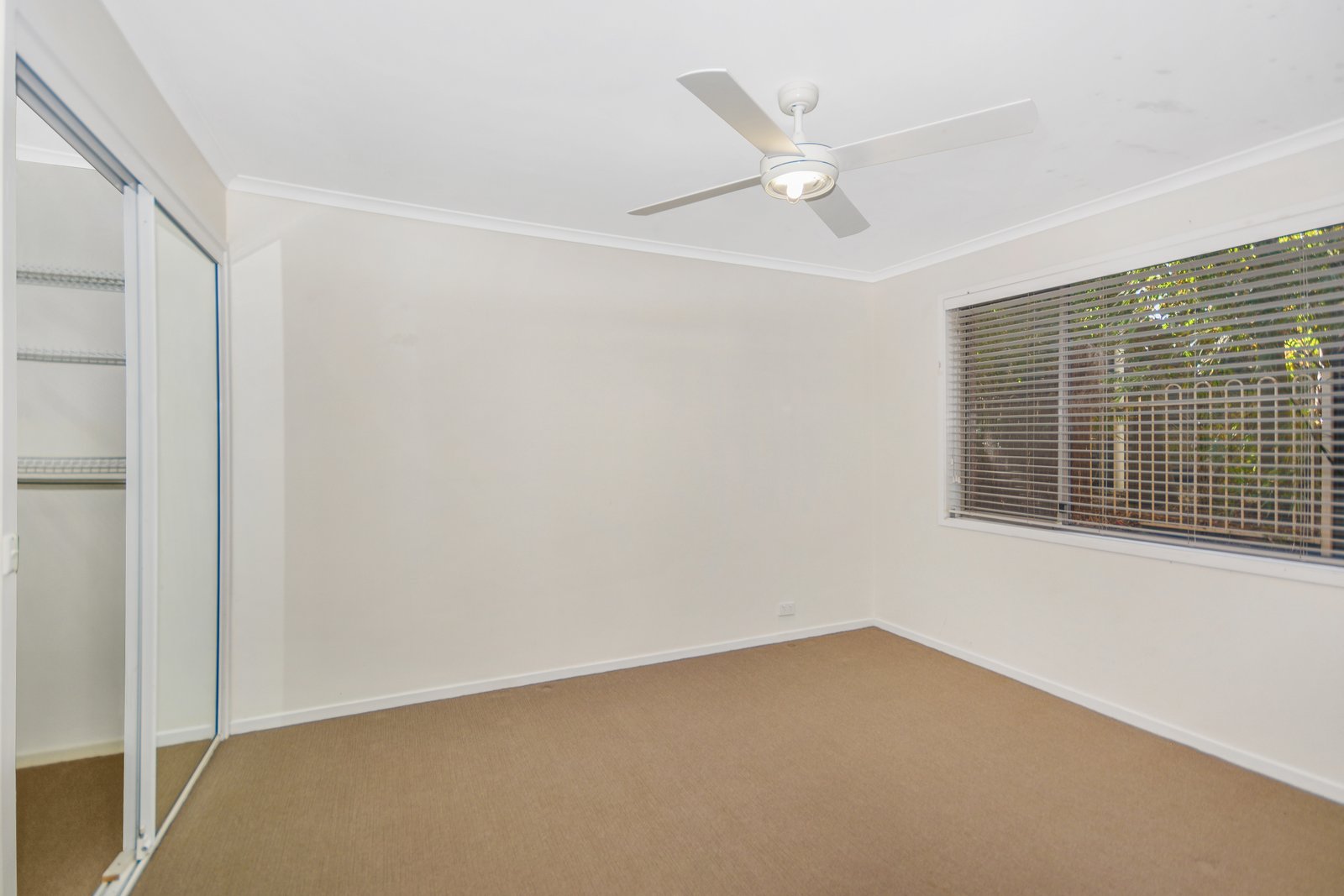 3 Hungerford Lane KINGSCLIFF 9