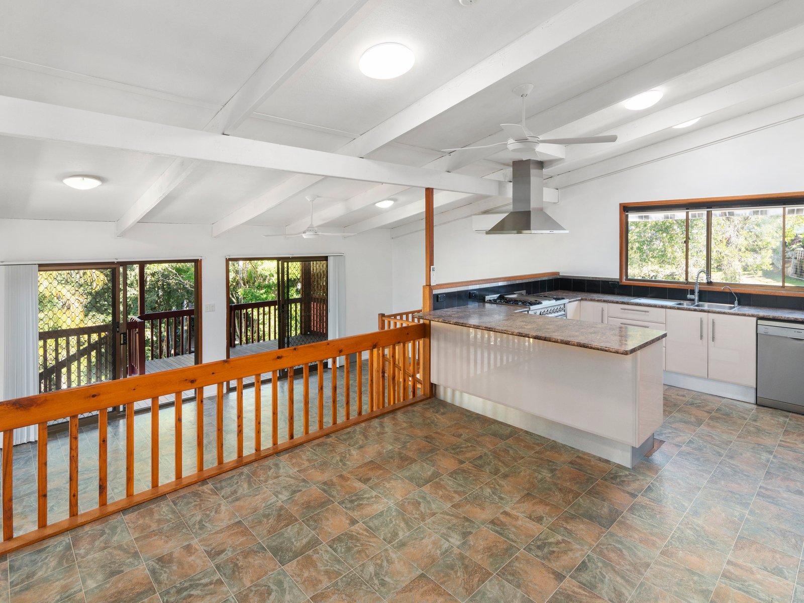 3 Hyden Court ELANORA 1