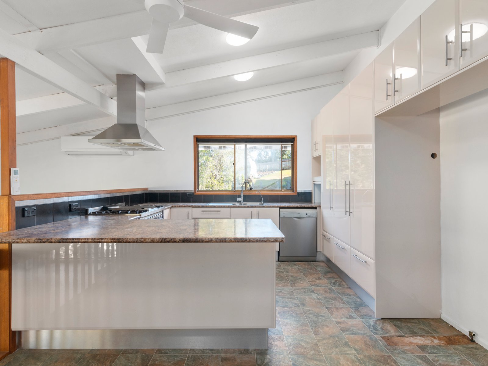 3 Hyden Court ELANORA 2