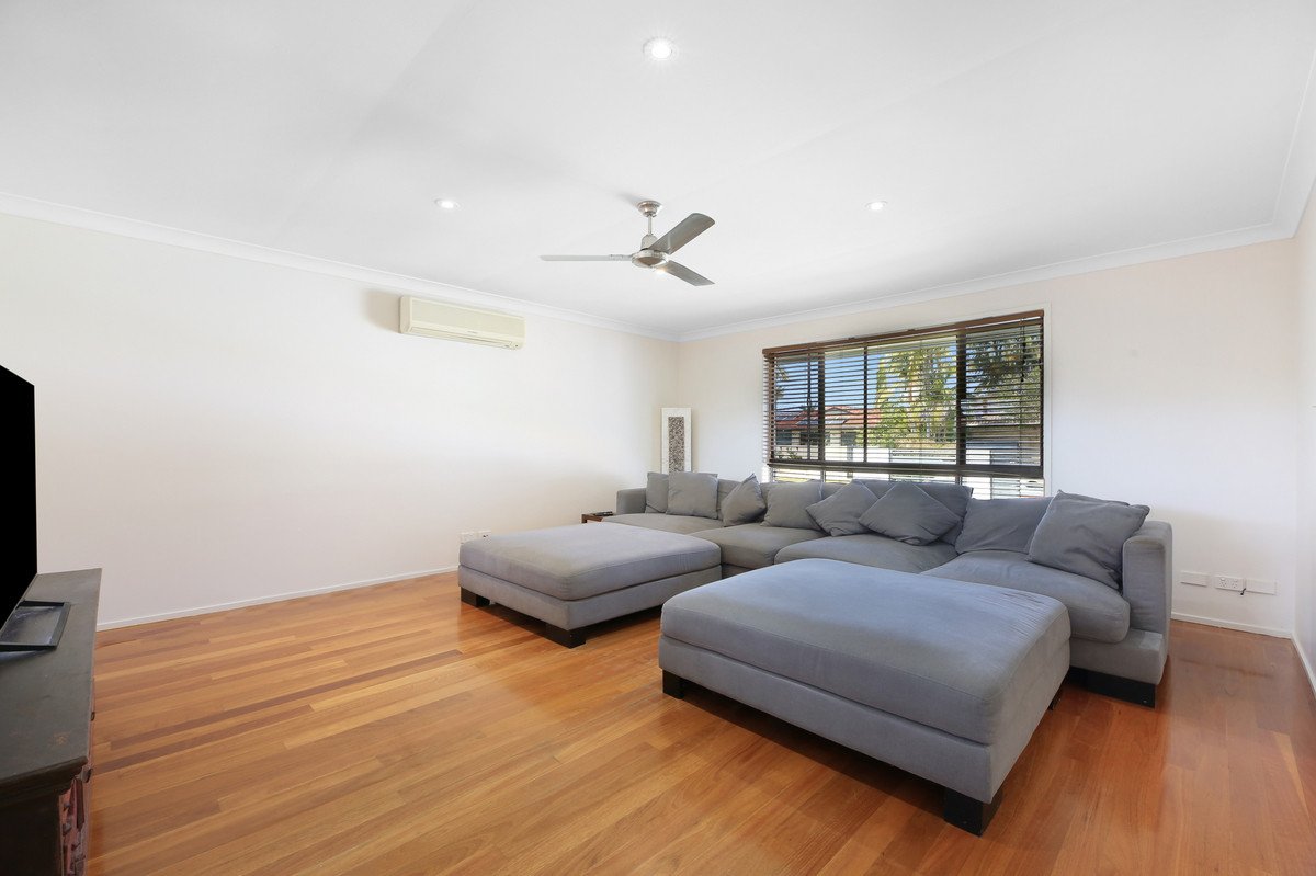 3 Ireby Court Mermaid Waters 9