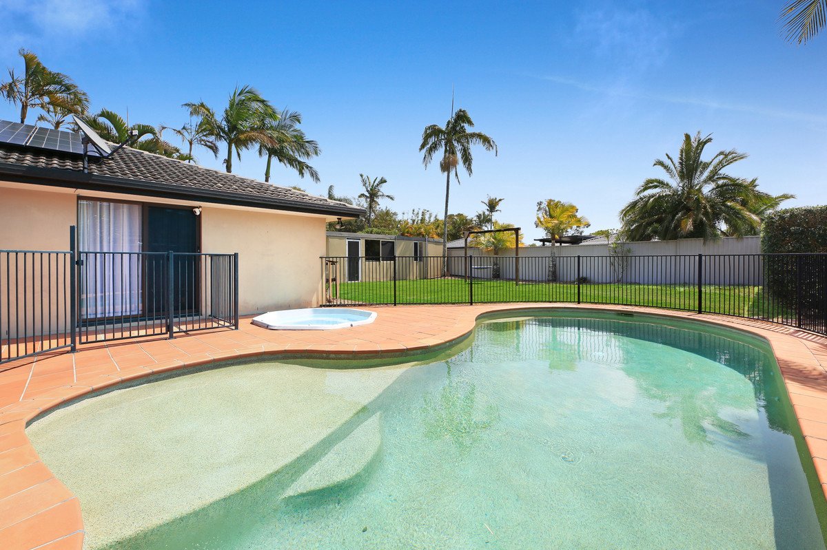 3 Ireby Court Mermaid Waters 17