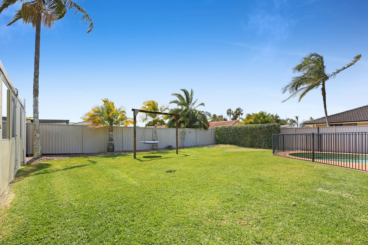 3 Ireby Court Mermaid Waters 18