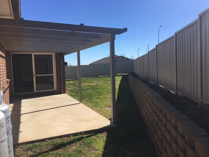 3 James Place TAMWORTH 8