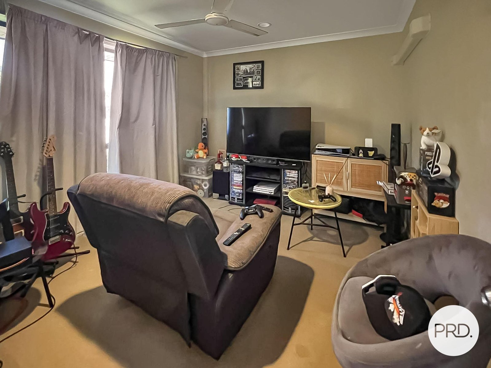 3 Jeana Close BOYNE ISLAND 4