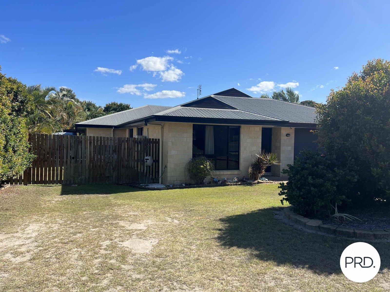 3 Jeana Close BOYNE ISLAND 23