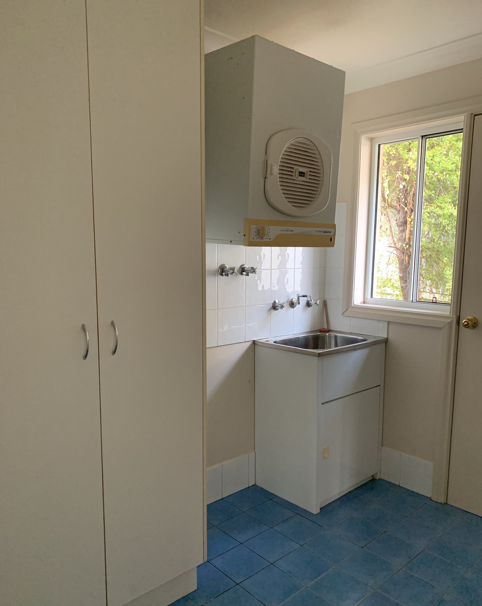 3 Jillabenan Close TUMUT 7