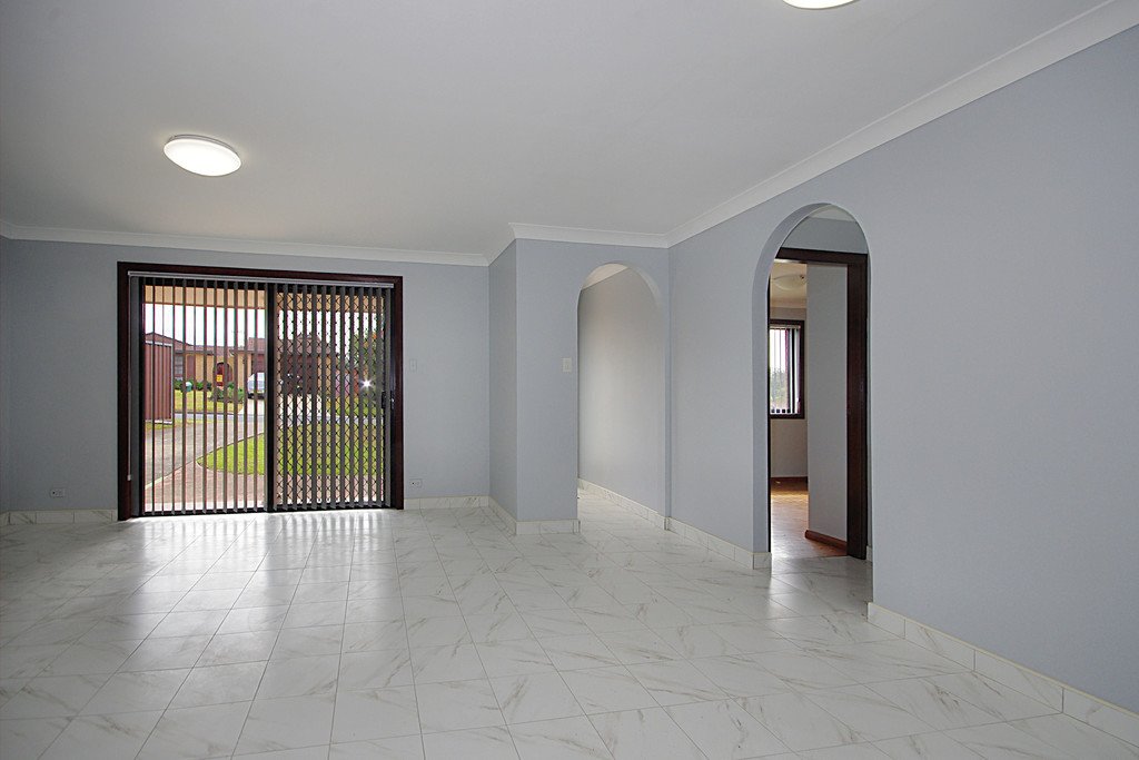 3 Karius St  GLENFIELD 2