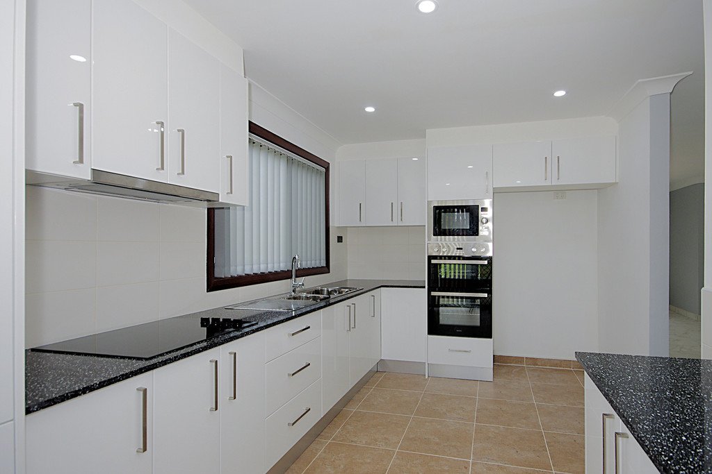 3 Karius St  GLENFIELD 3