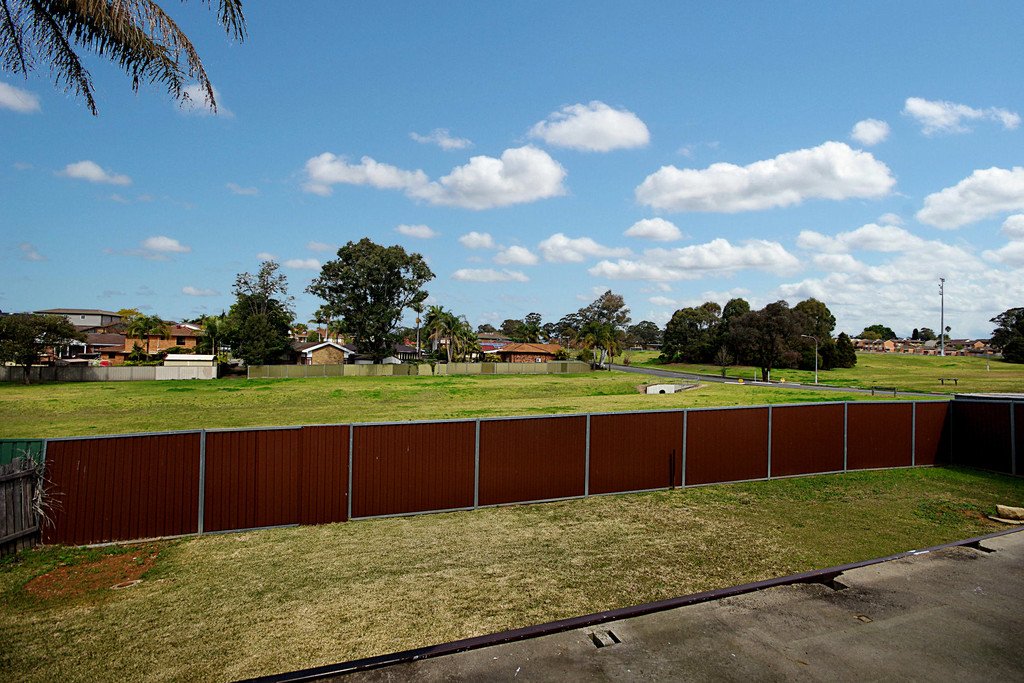 3 Karius St  GLENFIELD 4