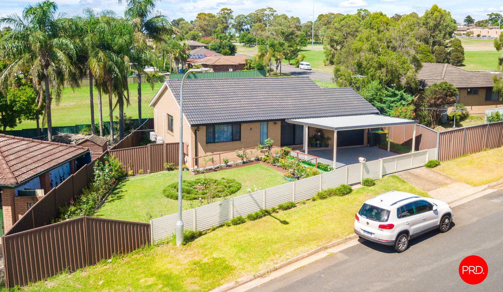 3 Karius Street GLENFIELD 2