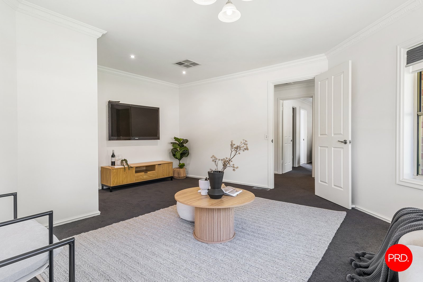 3 Kate Close KENNINGTON 10