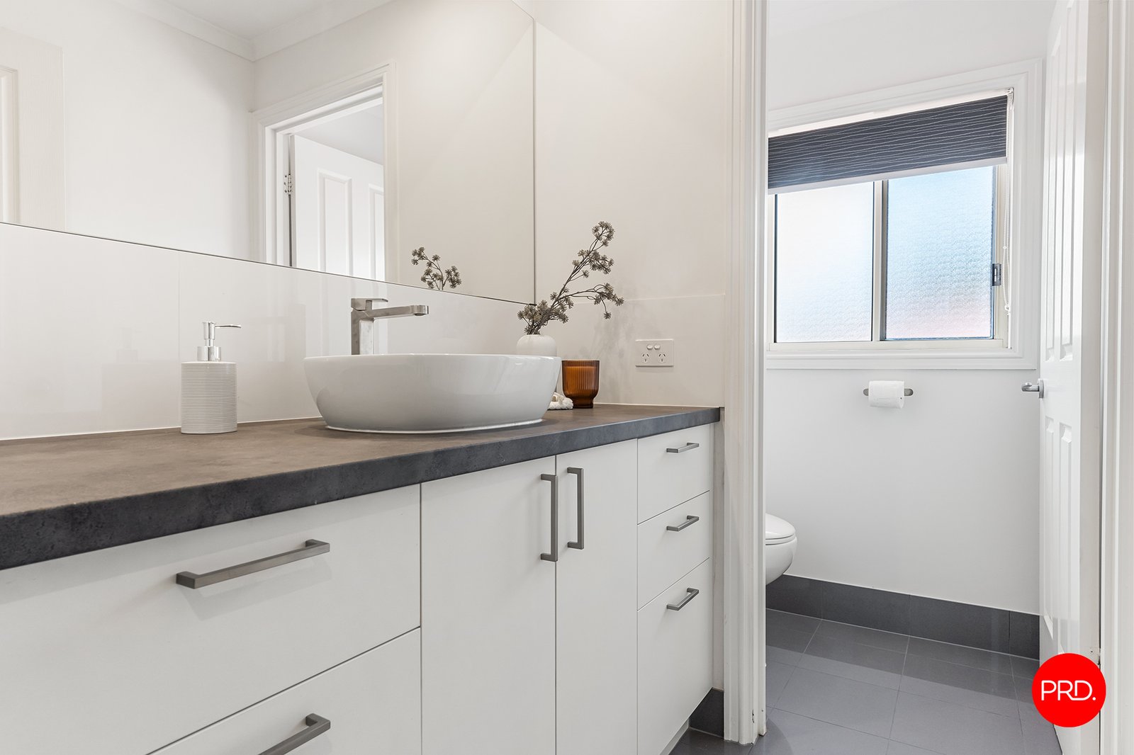 3 Kate Close KENNINGTON 12