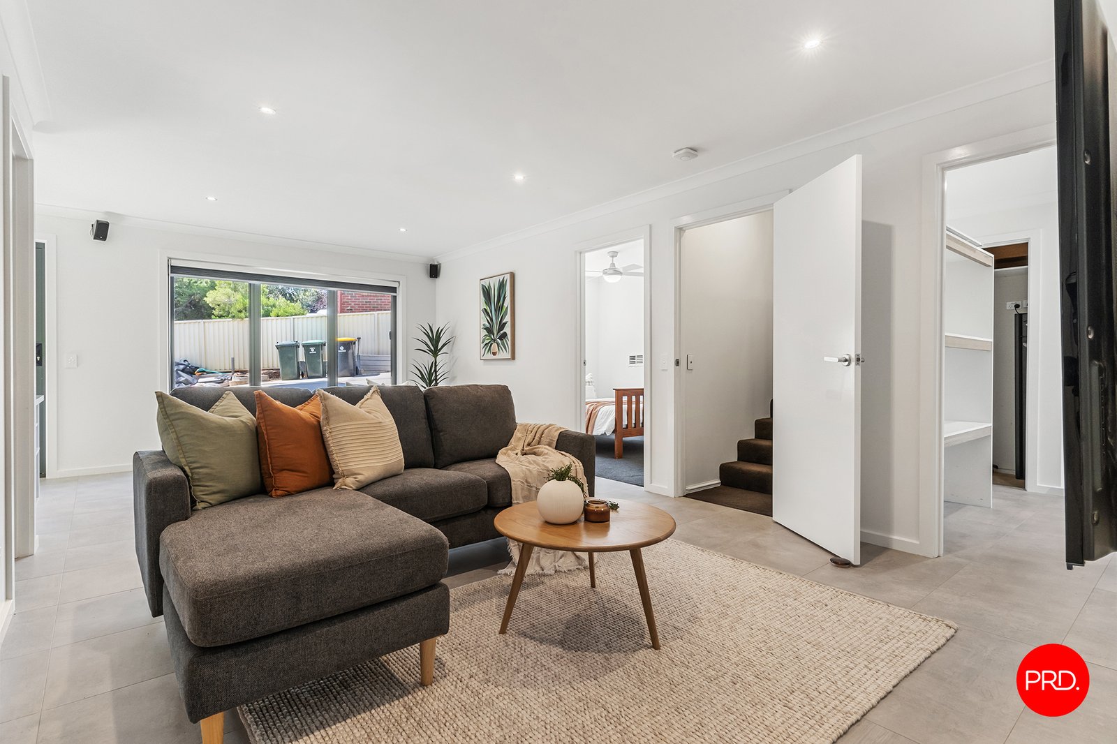 3 Kate Close KENNINGTON 19