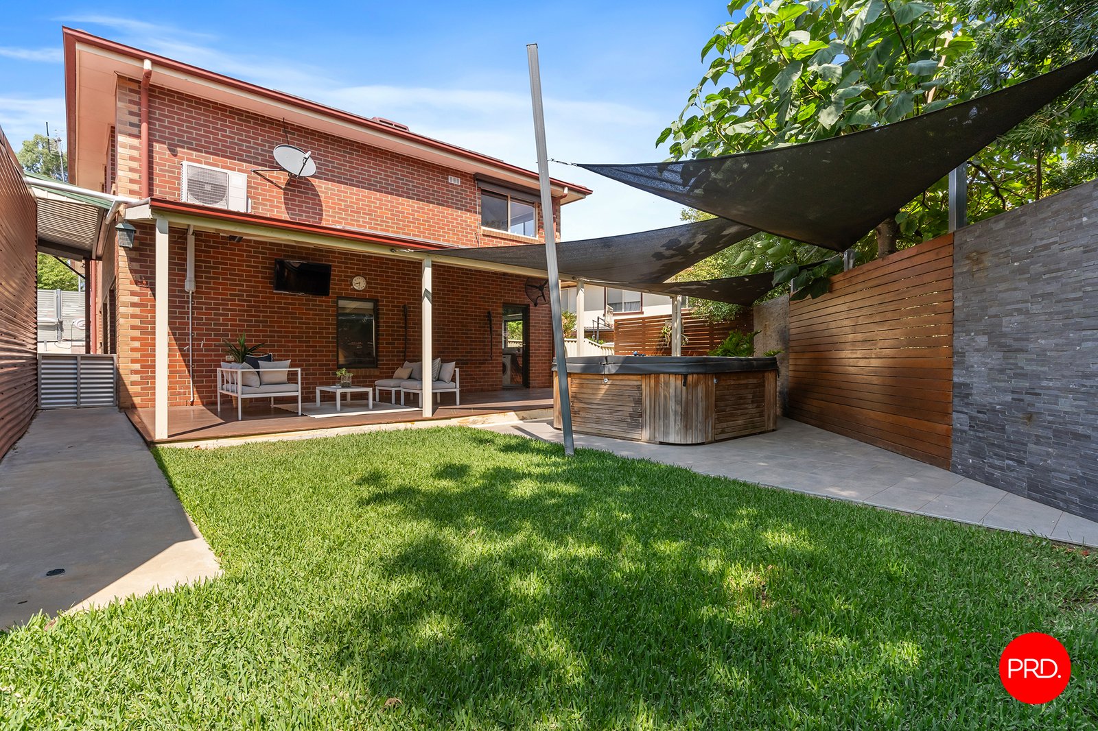 3 Kate Close KENNINGTON 28