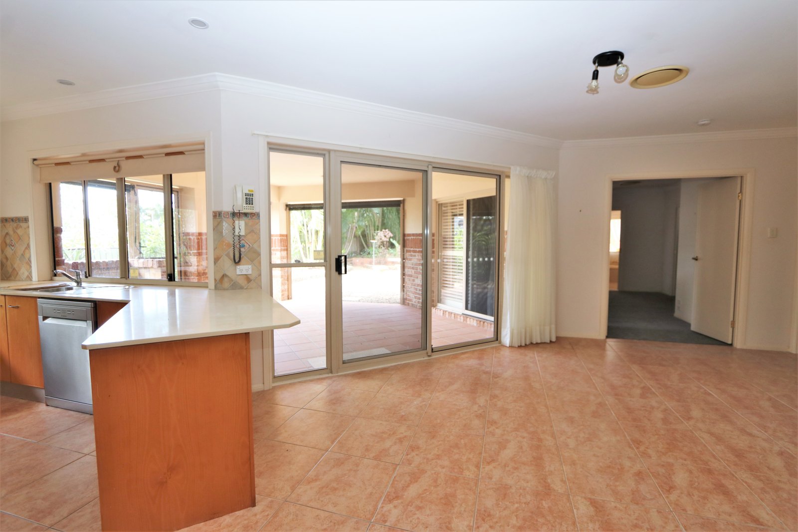 3 Kawana Crescent ASHMORE 9