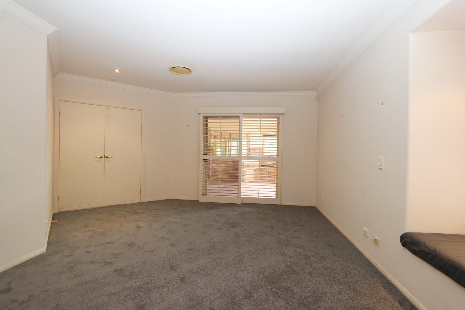 3 Kawana Crescent ASHMORE 11