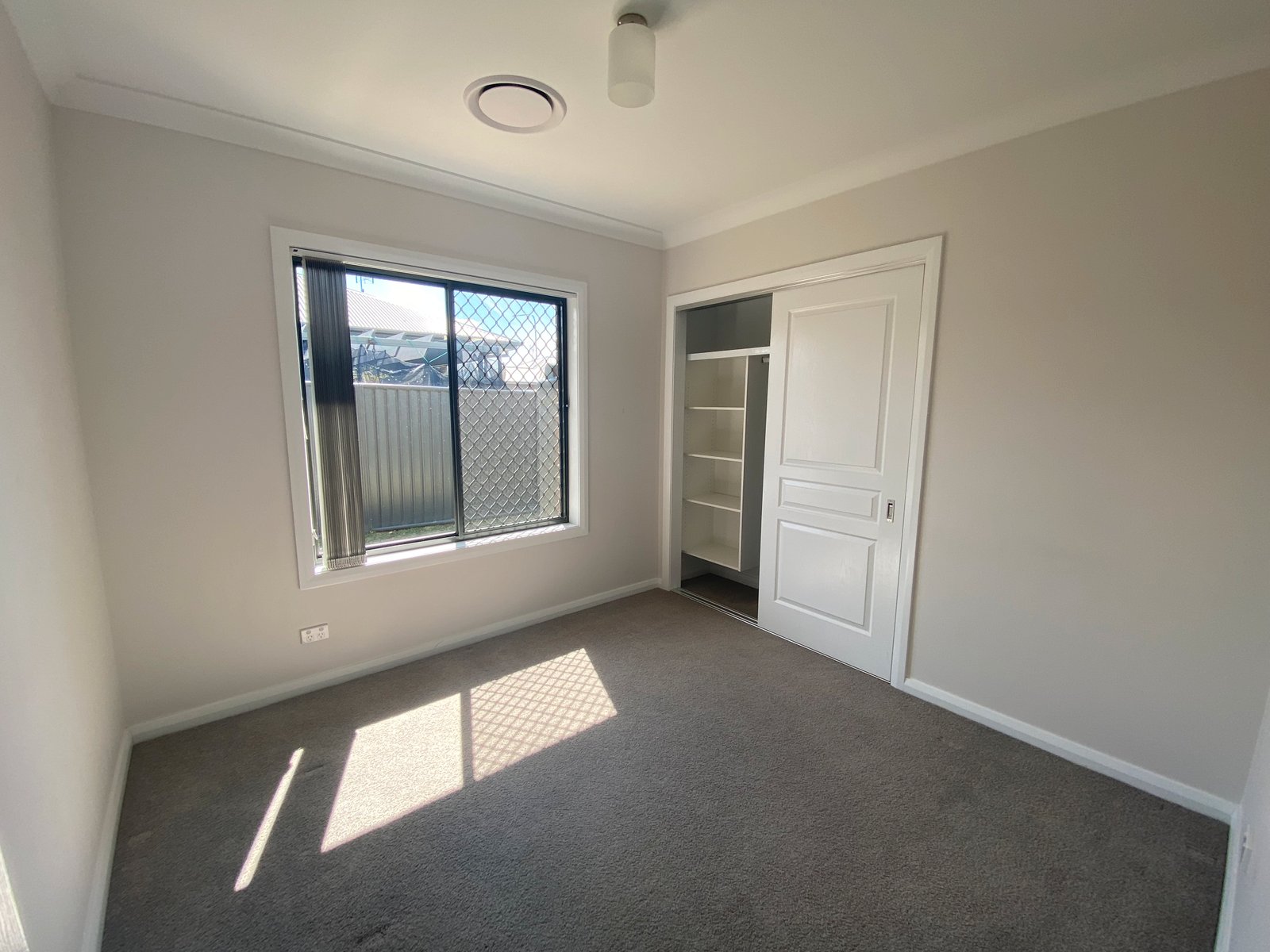 3 Kingham Street TAMWORTH 9
