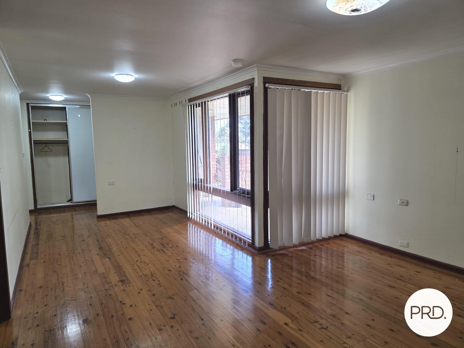 3 Kookaburra Street INGLEBURN 2