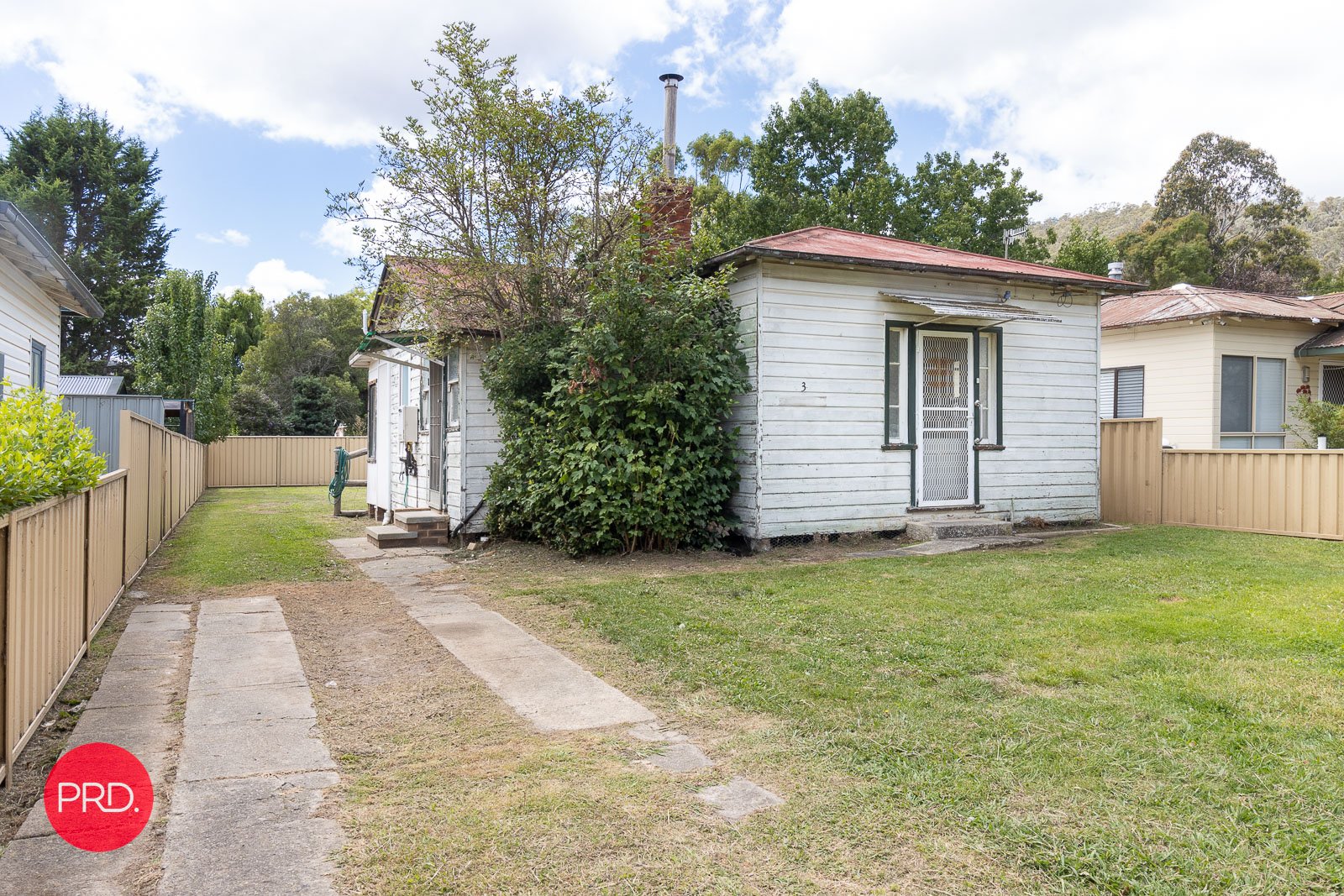 3 Kurrajong Street CAPTAINS FLAT 1