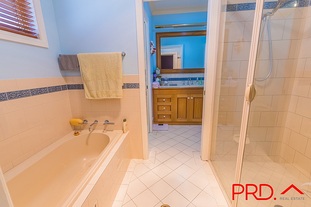 3 Kurria Close TAMWORTH 9
