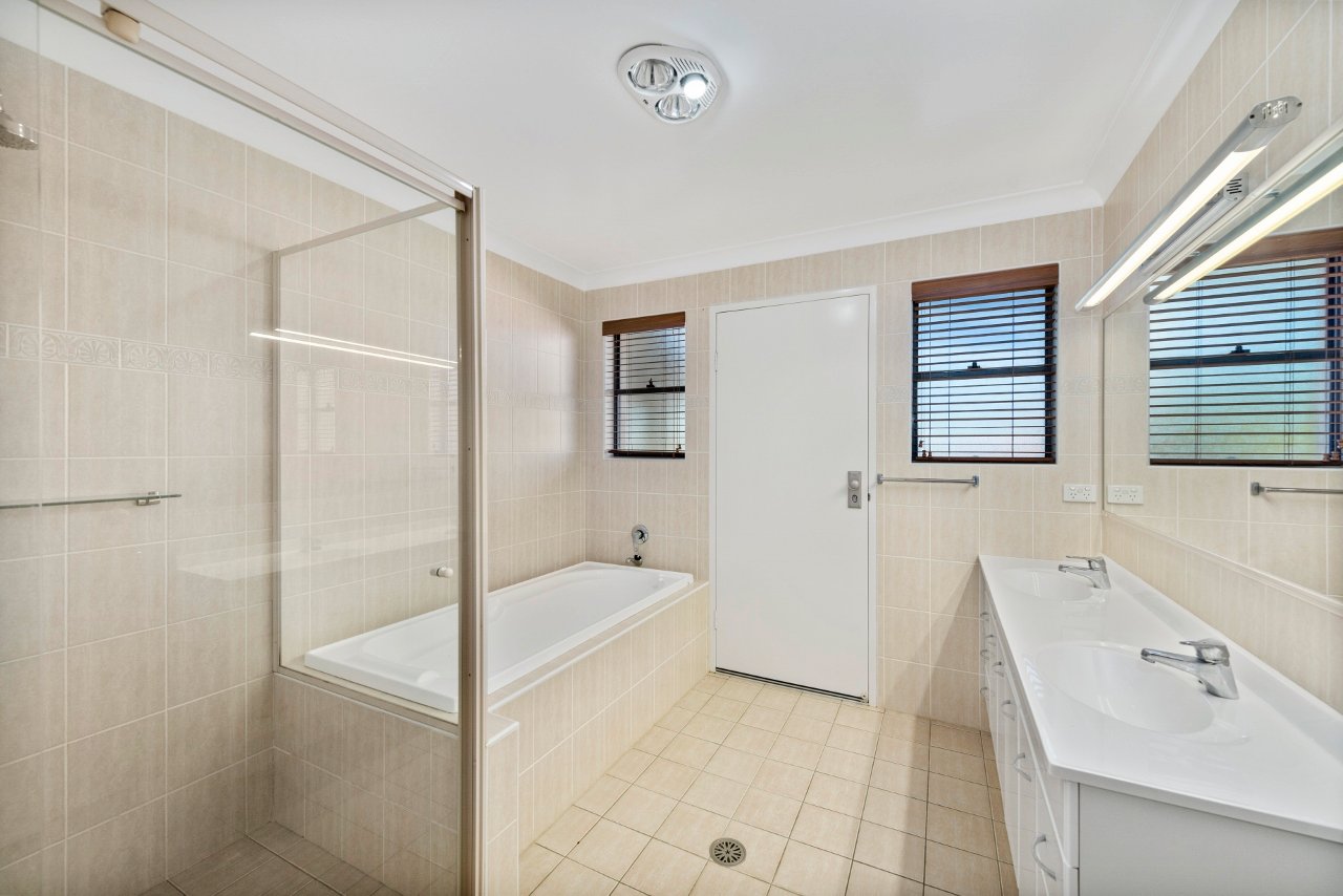 3 Lagoona Close KORORA 25
