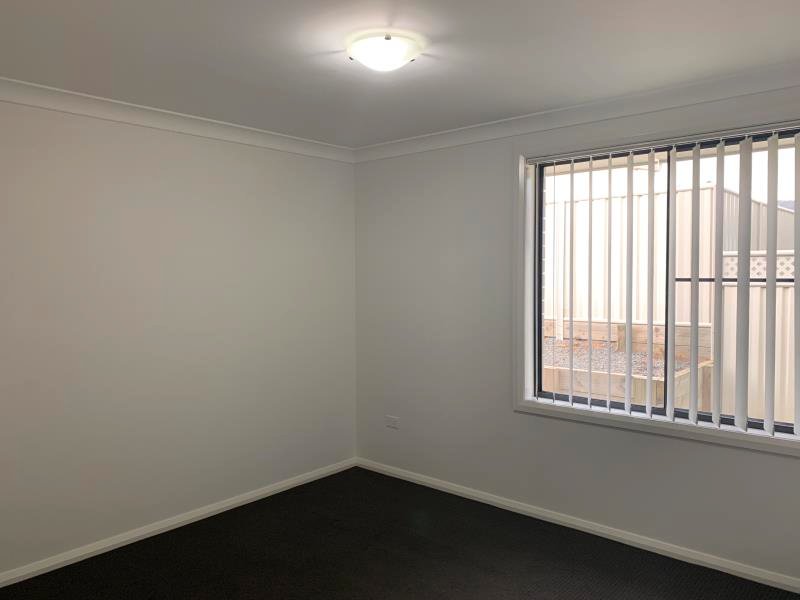 3 Lake Place TAMWORTH 7