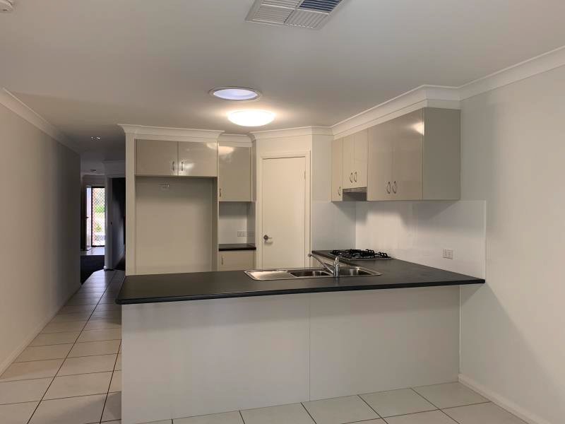 3 Lake Place TAMWORTH 3