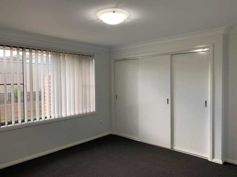 3 Lake Place TAMWORTH 6
