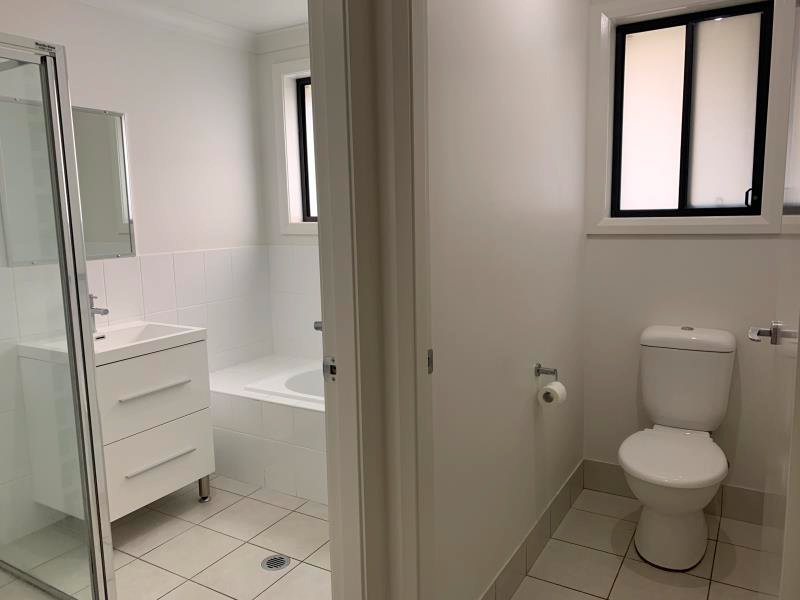 3 Lake Place TAMWORTH 8