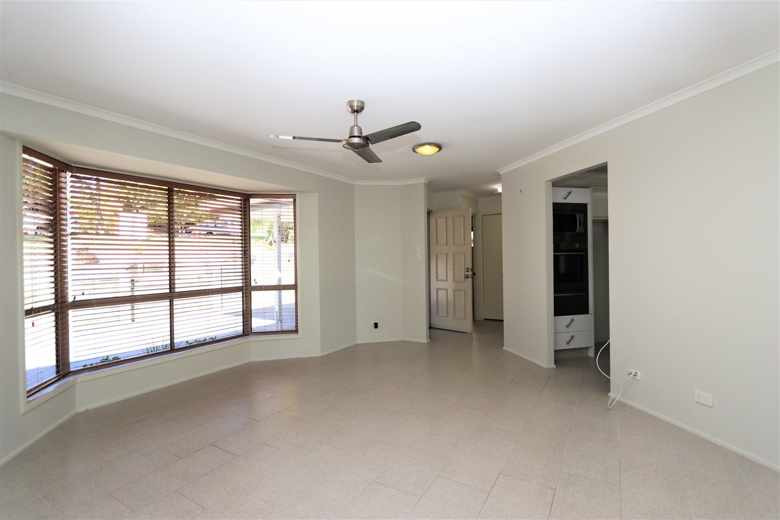 3 Langer Place ARUNDEL 9