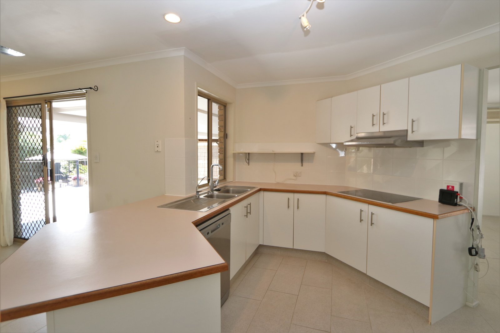 3 Langer Place ARUNDEL 11
