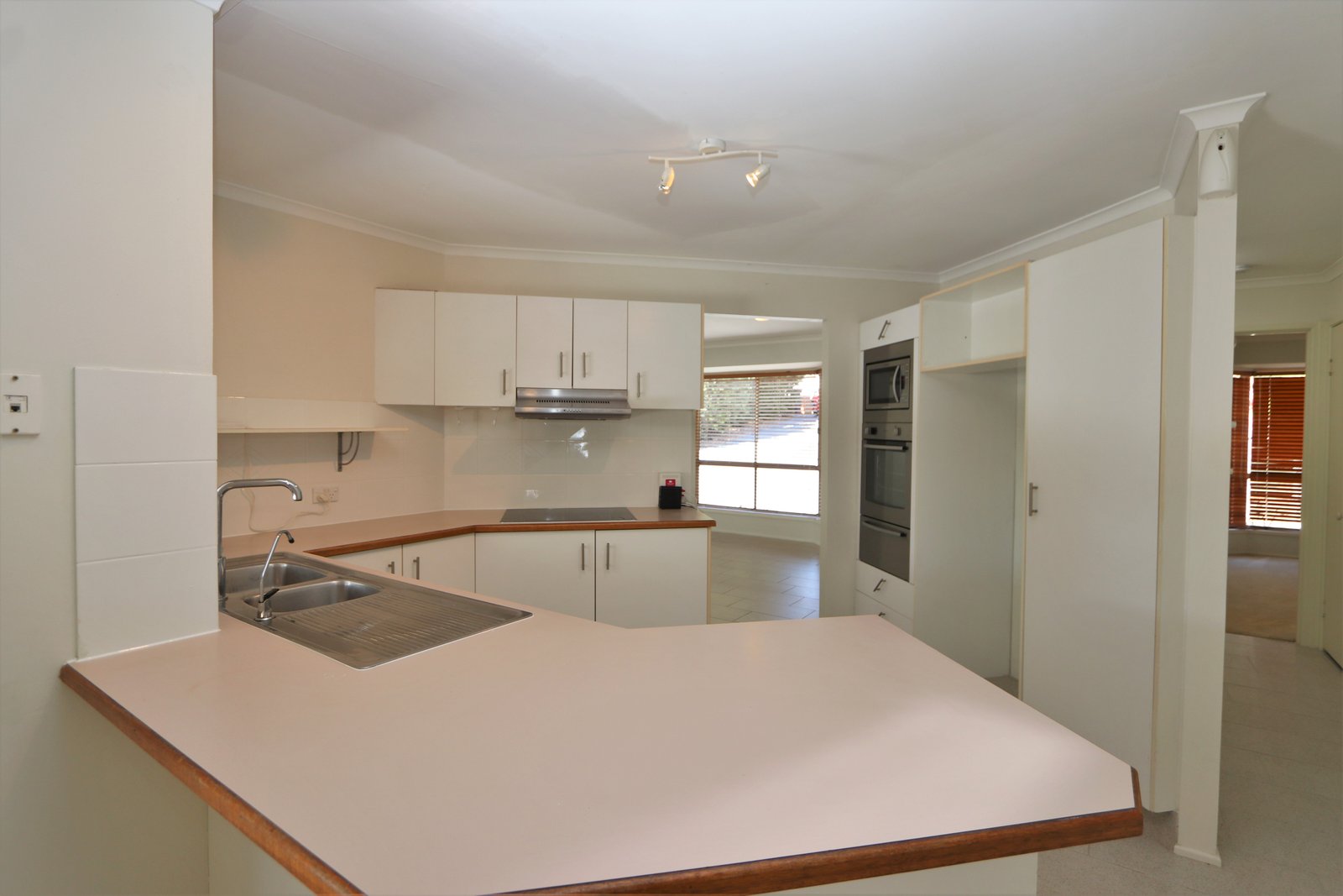 3 Langer Place ARUNDEL 13