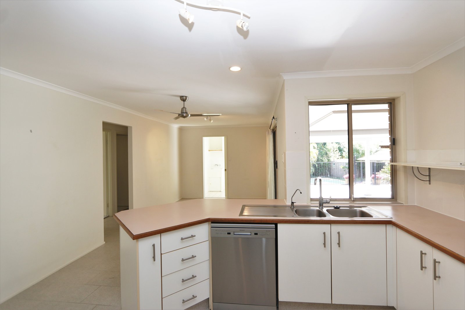 3 Langer Place ARUNDEL 15