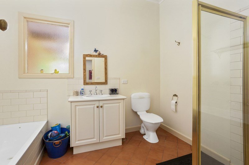 3 Lansell Street KANGAROO FLAT 4