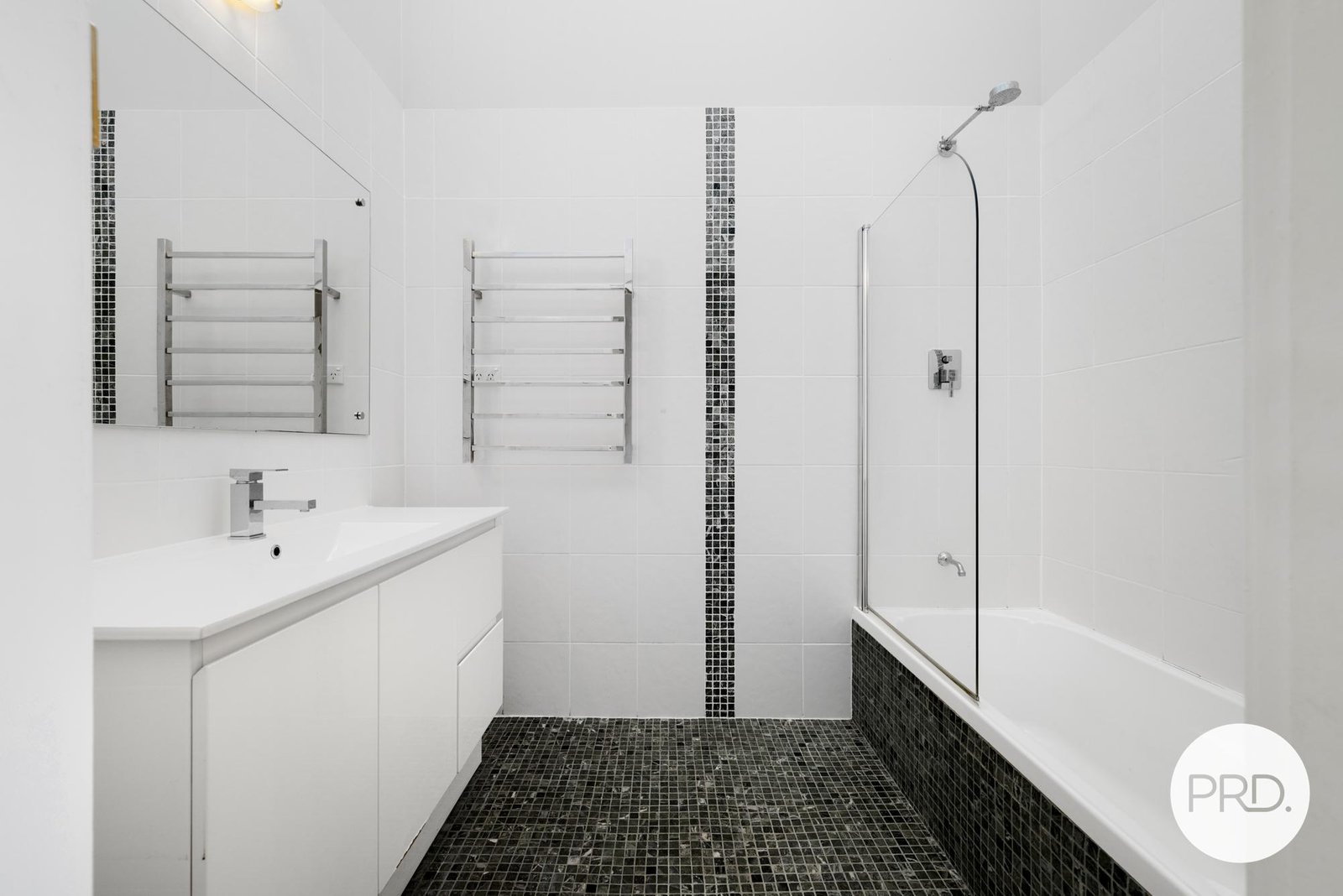 3 Lapstone Place LEONAY 7