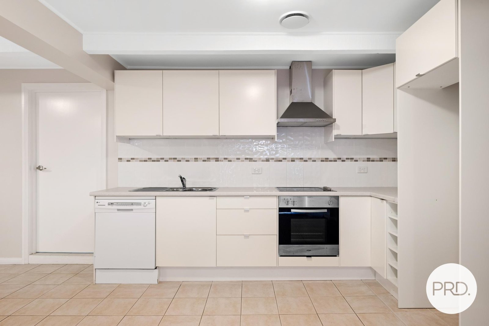 3 Lapstone Place LEONAY 8