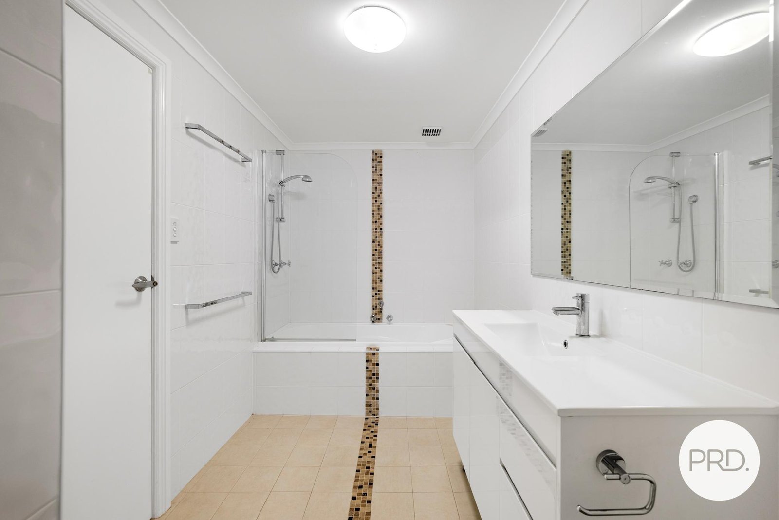 3 Lapstone Place LEONAY 12