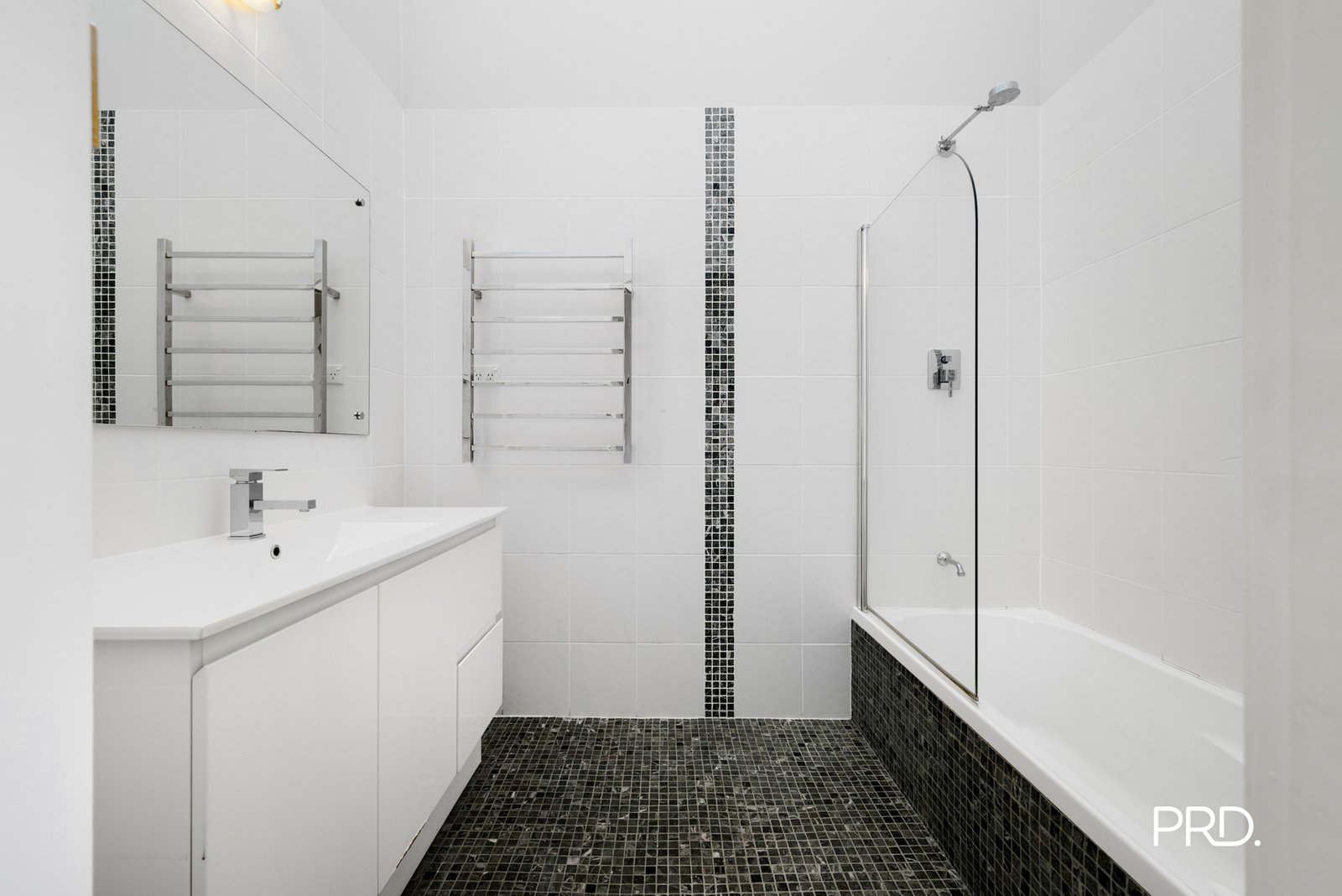 3 Lapstone Place LEONAY 11