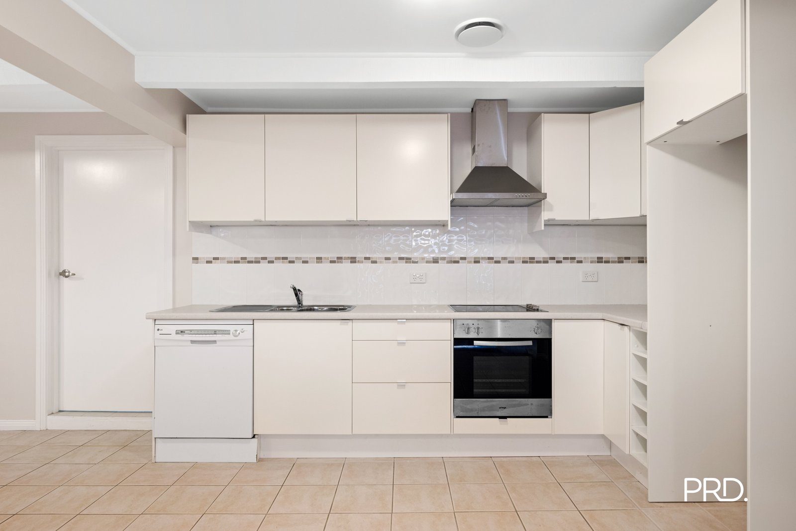 3 Lapstone Place LEONAY 12