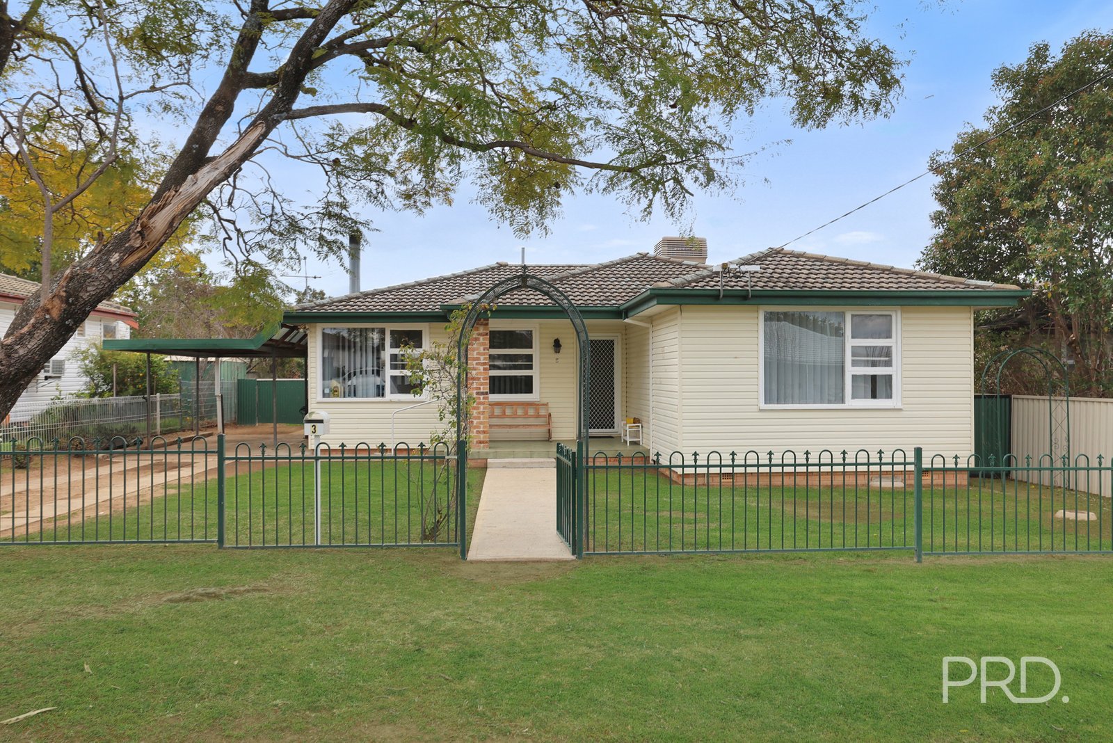 3 Larool Street SOUTH TAMWORTH 1