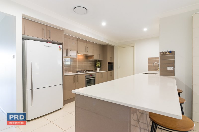 3 Lithgow Place BUNGENDORE 5