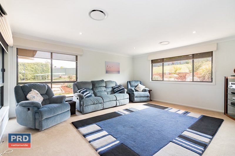 3 Lithgow Place BUNGENDORE 8