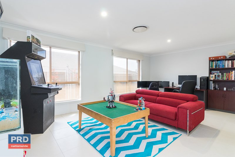 3 Lithgow Place BUNGENDORE 9