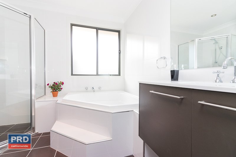 3 Lithgow Place BUNGENDORE 15